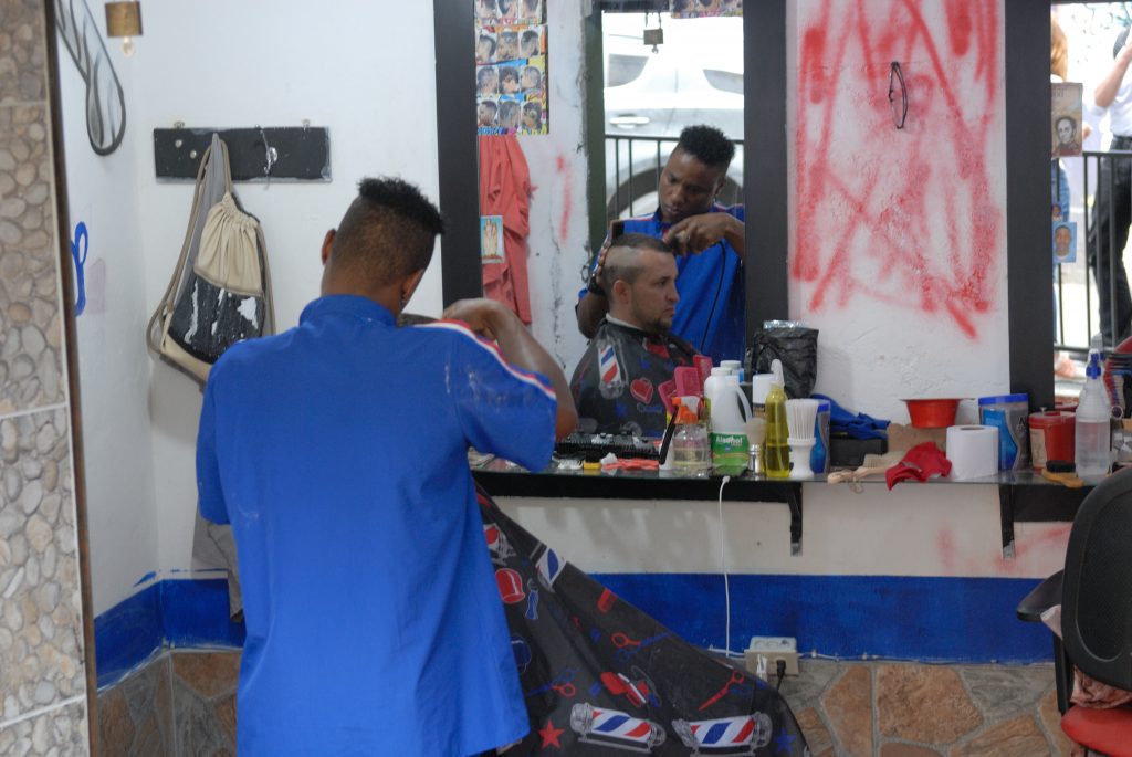 Hairdresser in Comuna 13, Medellín