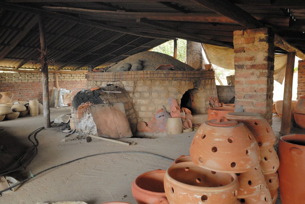 Traditional pottery, near Ráquira