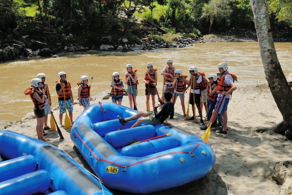 Rafting on Rio Fonce neari San Gil