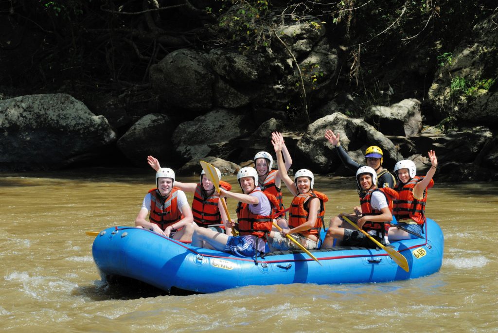 Rafting on Rio Fonce neari San Gil